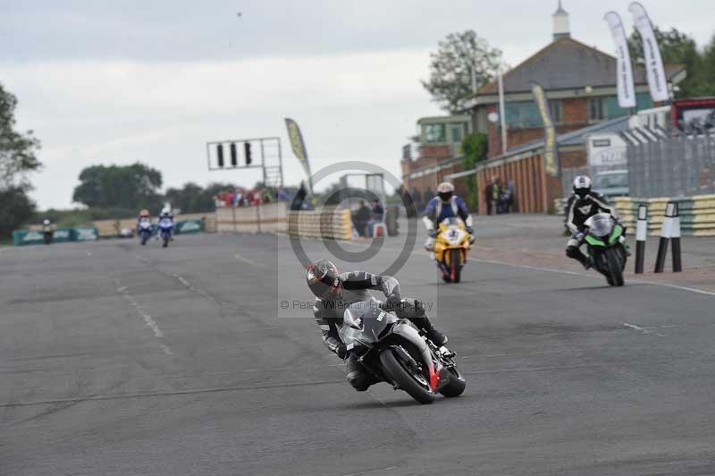 Motorcycle action photographs;cadwell;cadwell park photographs;event digital images;eventdigitalimages;motor racing louth lincolnshire;no limits trackdays;peter wileman photography;trackday;trackday digital images;trackday photos