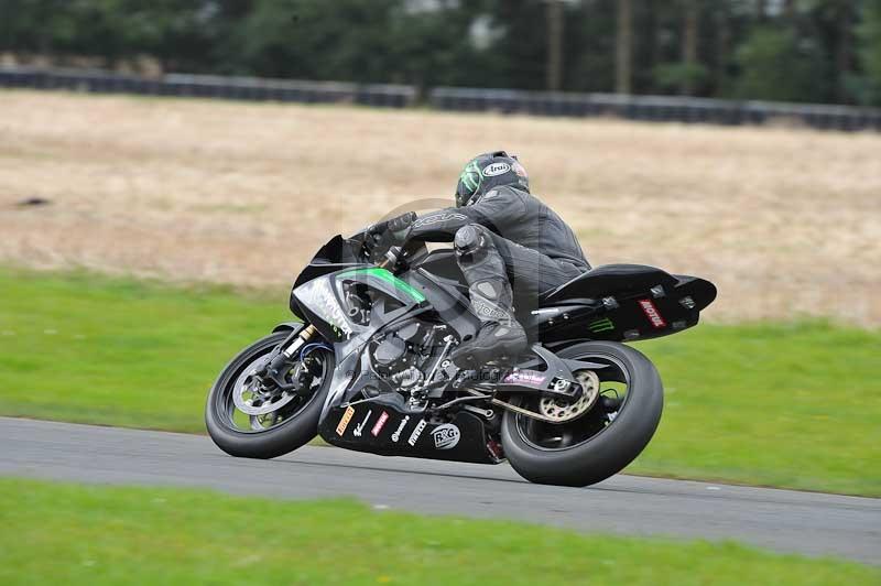 Motorcycle action photographs;cadwell;cadwell park photographs;event digital images;eventdigitalimages;motor racing louth lincolnshire;no limits trackdays;peter wileman photography;trackday;trackday digital images;trackday photos