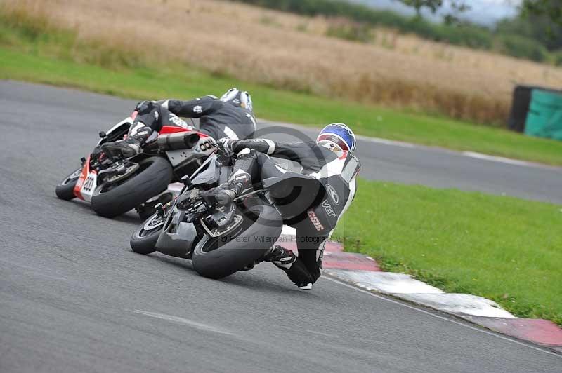 Motorcycle action photographs;cadwell;cadwell park photographs;event digital images;eventdigitalimages;motor racing louth lincolnshire;no limits trackdays;peter wileman photography;trackday;trackday digital images;trackday photos