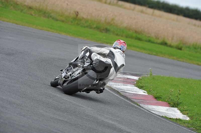 Motorcycle action photographs;cadwell;cadwell park photographs;event digital images;eventdigitalimages;motor racing louth lincolnshire;no limits trackdays;peter wileman photography;trackday;trackday digital images;trackday photos