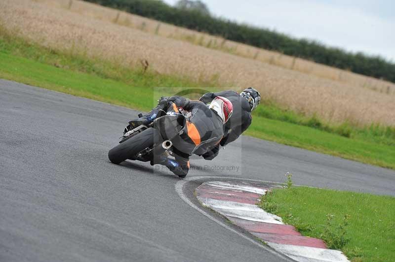 Motorcycle action photographs;cadwell;cadwell park photographs;event digital images;eventdigitalimages;motor racing louth lincolnshire;no limits trackdays;peter wileman photography;trackday;trackday digital images;trackday photos