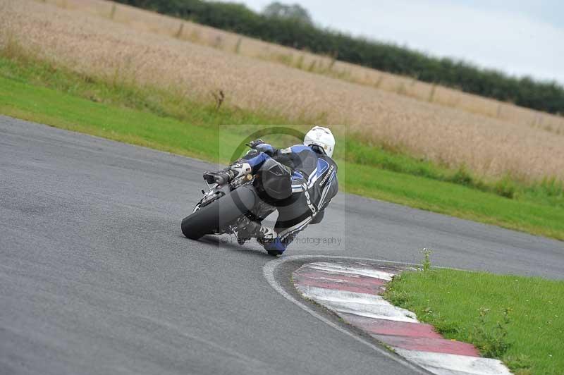 Motorcycle action photographs;cadwell;cadwell park photographs;event digital images;eventdigitalimages;motor racing louth lincolnshire;no limits trackdays;peter wileman photography;trackday;trackday digital images;trackday photos