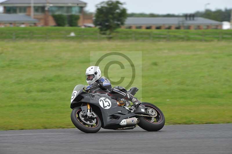Motorcycle action photographs;cadwell;cadwell park photographs;event digital images;eventdigitalimages;motor racing louth lincolnshire;no limits trackdays;peter wileman photography;trackday;trackday digital images;trackday photos