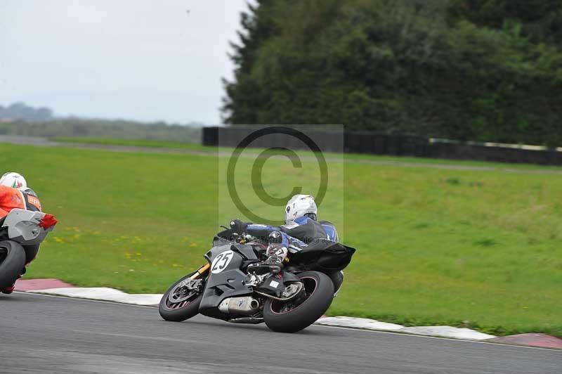 Motorcycle action photographs;cadwell;cadwell park photographs;event digital images;eventdigitalimages;motor racing louth lincolnshire;no limits trackdays;peter wileman photography;trackday;trackday digital images;trackday photos