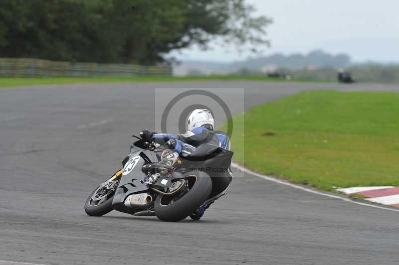 Motorcycle action photographs;cadwell;cadwell park photographs;event digital images;eventdigitalimages;motor racing louth lincolnshire;no limits trackdays;peter wileman photography;trackday;trackday digital images;trackday photos