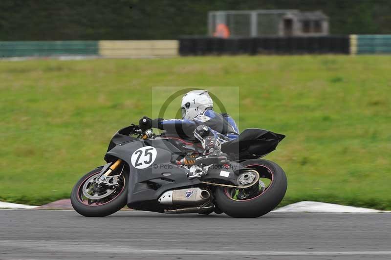 Motorcycle action photographs;cadwell;cadwell park photographs;event digital images;eventdigitalimages;motor racing louth lincolnshire;no limits trackdays;peter wileman photography;trackday;trackday digital images;trackday photos
