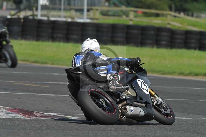 Motorcycle action photographs;cadwell;cadwell park photographs;event digital images;eventdigitalimages;motor racing louth lincolnshire;no limits trackdays;peter wileman photography;trackday;trackday digital images;trackday photos