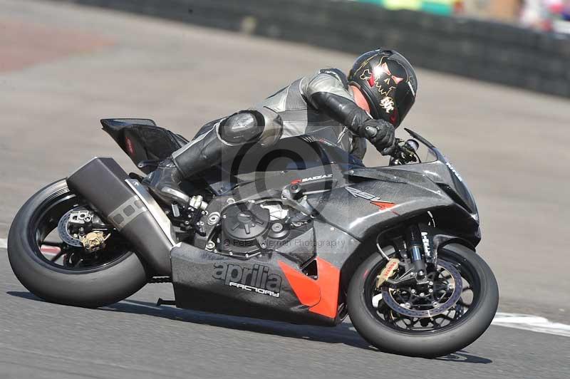 Motorcycle action photographs;cadwell;cadwell park photographs;event digital images;eventdigitalimages;motor racing louth lincolnshire;no limits trackdays;peter wileman photography;trackday;trackday digital images;trackday photos