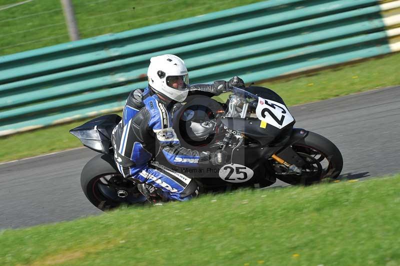 Motorcycle action photographs;cadwell;cadwell park photographs;event digital images;eventdigitalimages;motor racing louth lincolnshire;no limits trackdays;peter wileman photography;trackday;trackday digital images;trackday photos