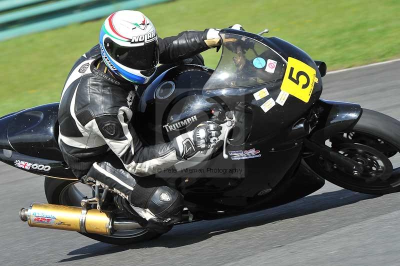 Motorcycle action photographs;cadwell;cadwell park photographs;event digital images;eventdigitalimages;motor racing louth lincolnshire;no limits trackdays;peter wileman photography;trackday;trackday digital images;trackday photos