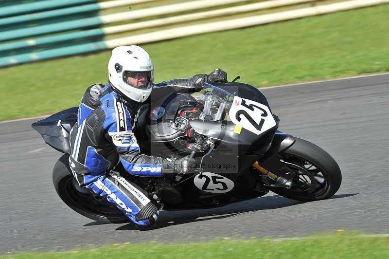 Motorcycle action photographs;cadwell;cadwell park photographs;event digital images;eventdigitalimages;motor racing louth lincolnshire;no limits trackdays;peter wileman photography;trackday;trackday digital images;trackday photos