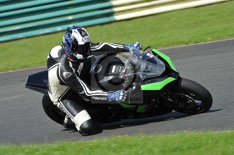 Motorcycle action photographs;cadwell;cadwell park photographs;event digital images;eventdigitalimages;motor racing louth lincolnshire;no limits trackdays;peter wileman photography;trackday;trackday digital images;trackday photos