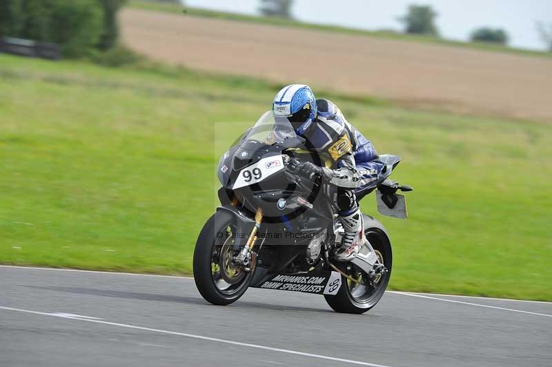 Motorcycle action photographs;cadwell;cadwell park photographs;event digital images;eventdigitalimages;motor racing louth lincolnshire;no limits trackdays;peter wileman photography;trackday;trackday digital images;trackday photos