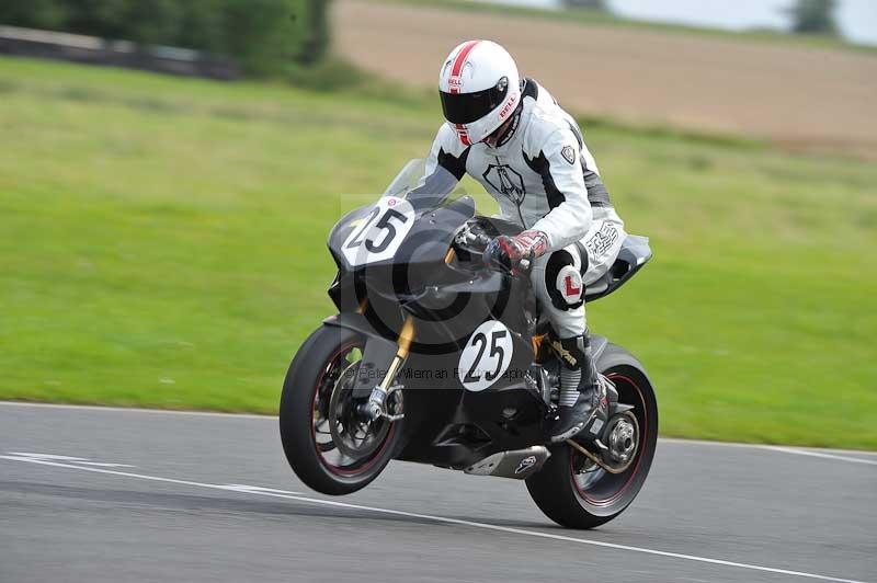 Motorcycle action photographs;cadwell;cadwell park photographs;event digital images;eventdigitalimages;motor racing louth lincolnshire;no limits trackdays;peter wileman photography;trackday;trackday digital images;trackday photos