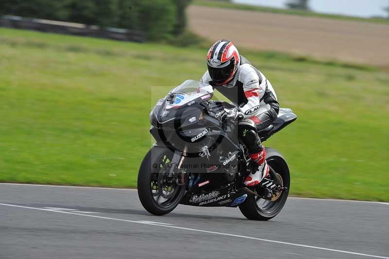 Motorcycle action photographs;cadwell;cadwell park photographs;event digital images;eventdigitalimages;motor racing louth lincolnshire;no limits trackdays;peter wileman photography;trackday;trackday digital images;trackday photos