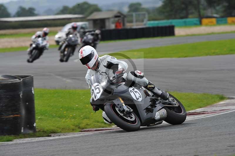 Motorcycle action photographs;cadwell;cadwell park photographs;event digital images;eventdigitalimages;motor racing louth lincolnshire;no limits trackdays;peter wileman photography;trackday;trackday digital images;trackday photos