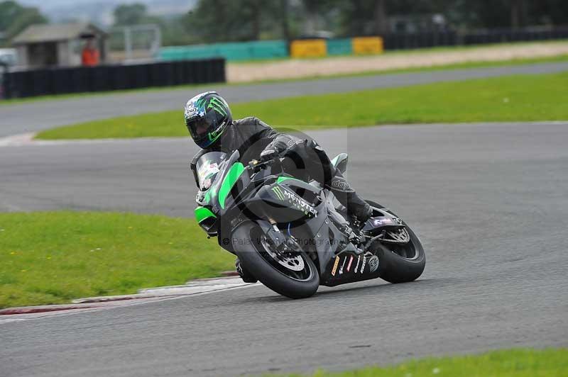 Motorcycle action photographs;cadwell;cadwell park photographs;event digital images;eventdigitalimages;motor racing louth lincolnshire;no limits trackdays;peter wileman photography;trackday;trackday digital images;trackday photos