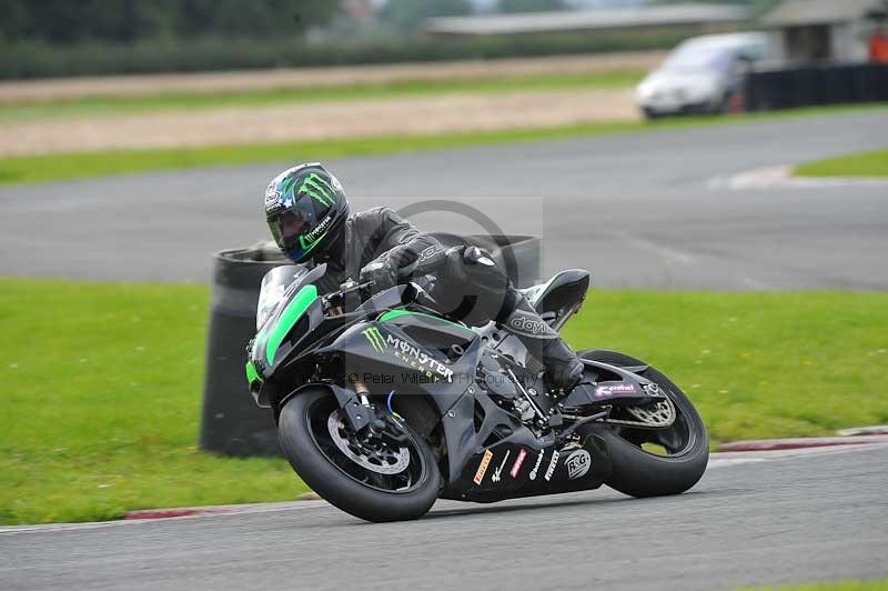 Motorcycle action photographs;cadwell;cadwell park photographs;event digital images;eventdigitalimages;motor racing louth lincolnshire;no limits trackdays;peter wileman photography;trackday;trackday digital images;trackday photos