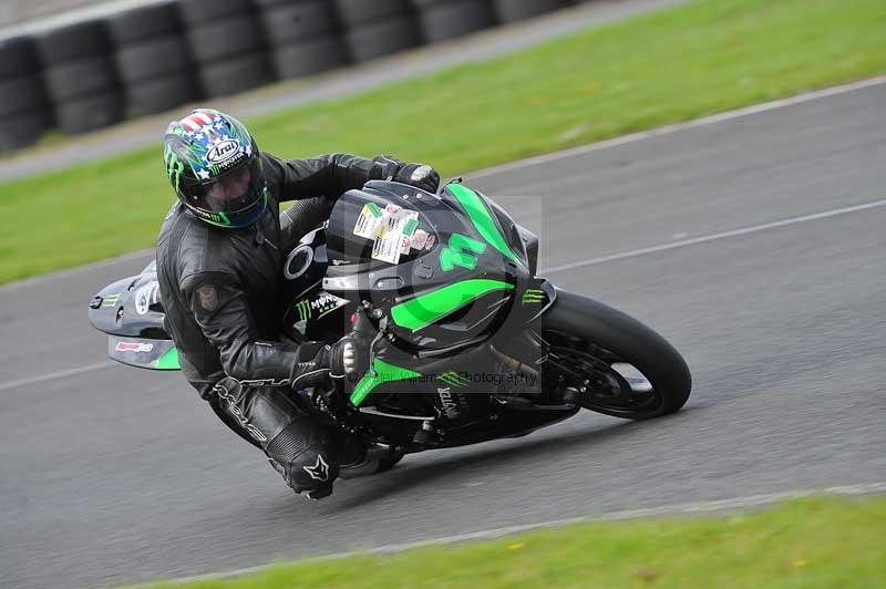 Motorcycle action photographs;cadwell;cadwell park photographs;event digital images;eventdigitalimages;motor racing louth lincolnshire;no limits trackdays;peter wileman photography;trackday;trackday digital images;trackday photos