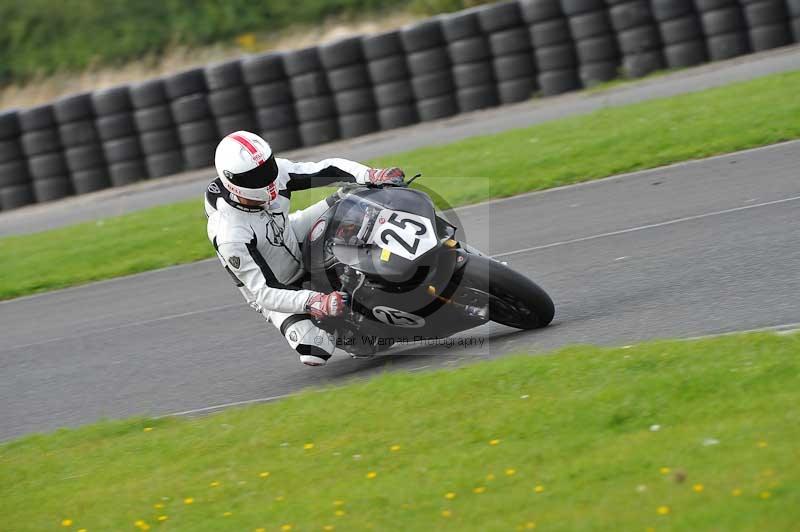 Motorcycle action photographs;cadwell;cadwell park photographs;event digital images;eventdigitalimages;motor racing louth lincolnshire;no limits trackdays;peter wileman photography;trackday;trackday digital images;trackday photos