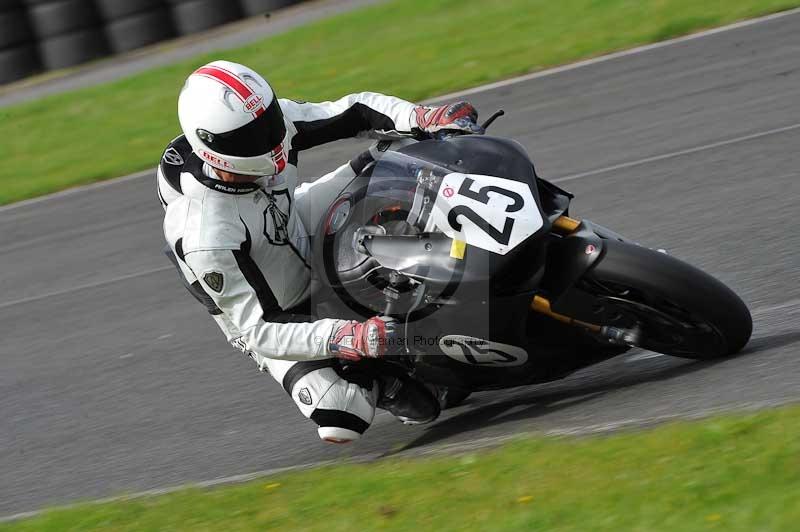 Motorcycle action photographs;cadwell;cadwell park photographs;event digital images;eventdigitalimages;motor racing louth lincolnshire;no limits trackdays;peter wileman photography;trackday;trackday digital images;trackday photos