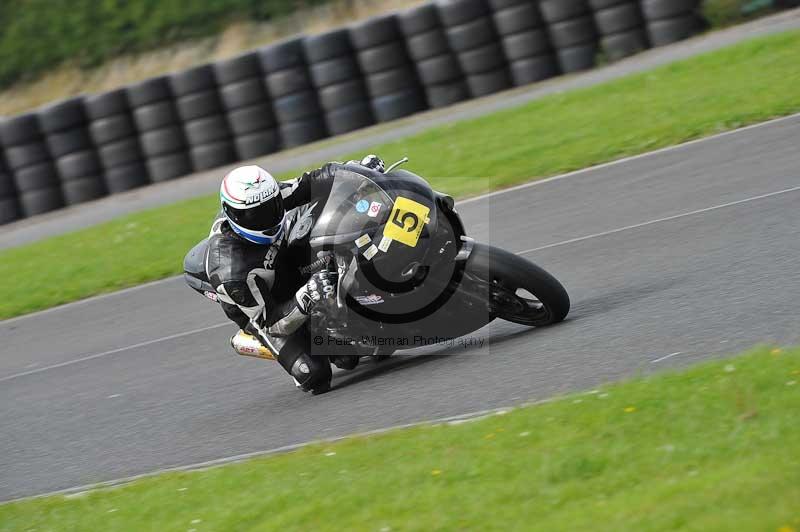 Motorcycle action photographs;cadwell;cadwell park photographs;event digital images;eventdigitalimages;motor racing louth lincolnshire;no limits trackdays;peter wileman photography;trackday;trackday digital images;trackday photos