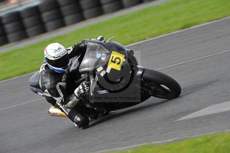 Motorcycle action photographs;cadwell;cadwell park photographs;event digital images;eventdigitalimages;motor racing louth lincolnshire;no limits trackdays;peter wileman photography;trackday;trackday digital images;trackday photos