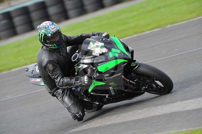 Motorcycle action photographs;cadwell;cadwell park photographs;event digital images;eventdigitalimages;motor racing louth lincolnshire;no limits trackdays;peter wileman photography;trackday;trackday digital images;trackday photos