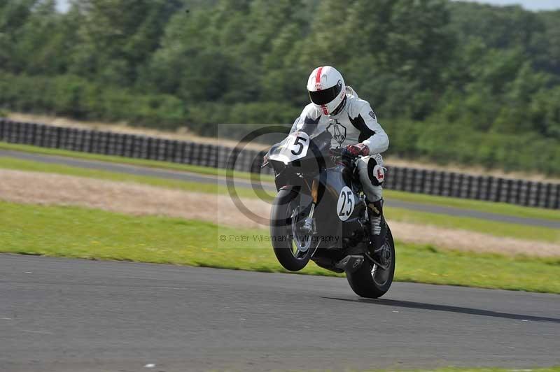 Motorcycle action photographs;cadwell;cadwell park photographs;event digital images;eventdigitalimages;motor racing louth lincolnshire;no limits trackdays;peter wileman photography;trackday;trackday digital images;trackday photos