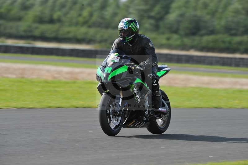 Motorcycle action photographs;cadwell;cadwell park photographs;event digital images;eventdigitalimages;motor racing louth lincolnshire;no limits trackdays;peter wileman photography;trackday;trackday digital images;trackday photos