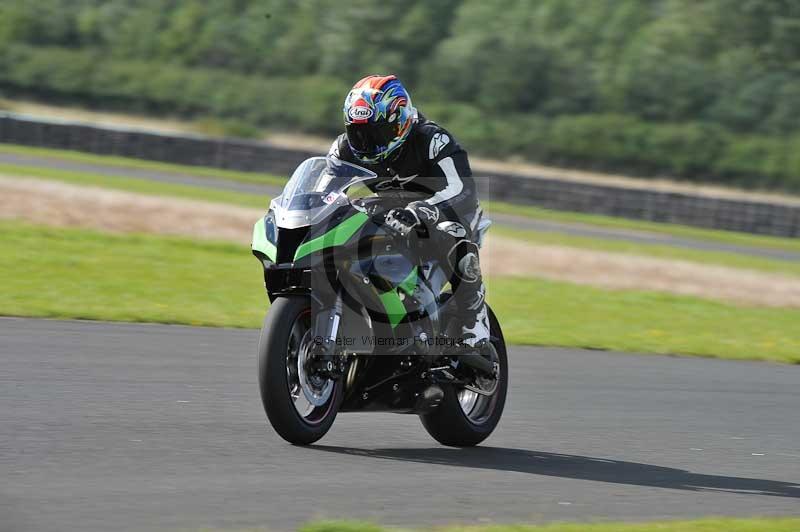 Motorcycle action photographs;cadwell;cadwell park photographs;event digital images;eventdigitalimages;motor racing louth lincolnshire;no limits trackdays;peter wileman photography;trackday;trackday digital images;trackday photos