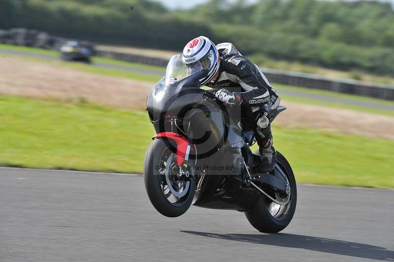 Motorcycle action photographs;cadwell;cadwell park photographs;event digital images;eventdigitalimages;motor racing louth lincolnshire;no limits trackdays;peter wileman photography;trackday;trackday digital images;trackday photos