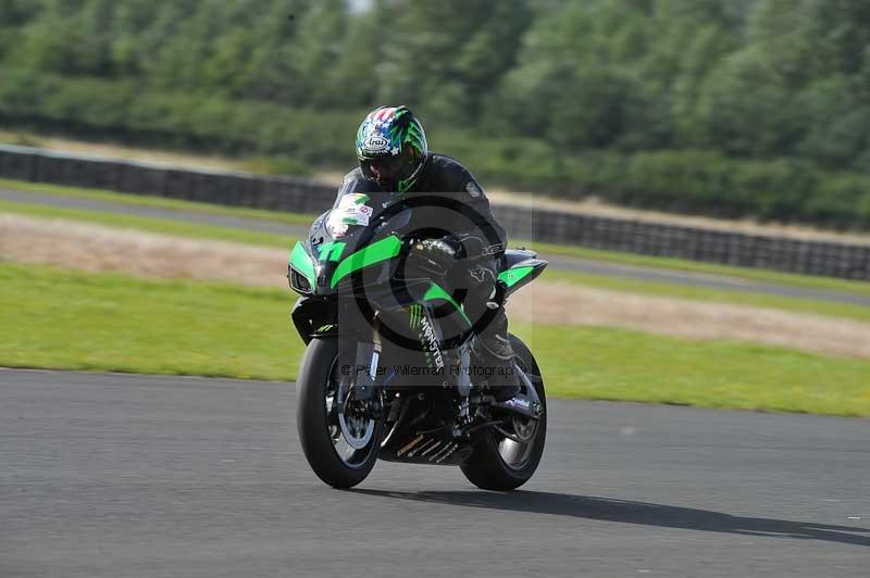Motorcycle action photographs;cadwell;cadwell park photographs;event digital images;eventdigitalimages;motor racing louth lincolnshire;no limits trackdays;peter wileman photography;trackday;trackday digital images;trackday photos