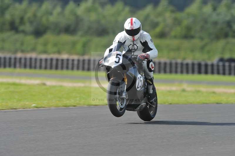 Motorcycle action photographs;cadwell;cadwell park photographs;event digital images;eventdigitalimages;motor racing louth lincolnshire;no limits trackdays;peter wileman photography;trackday;trackday digital images;trackday photos