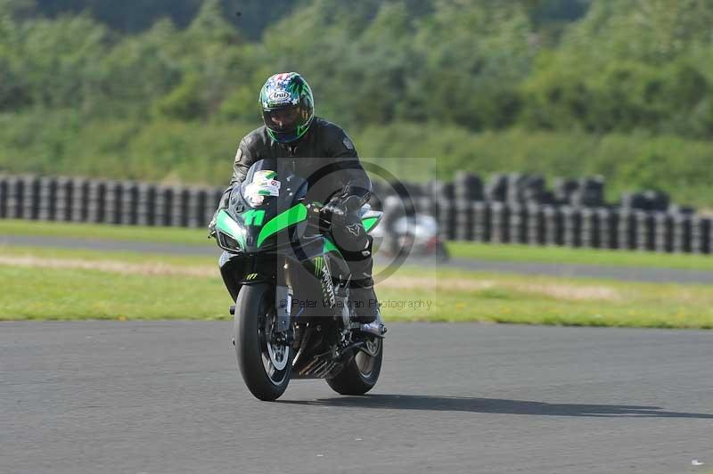 Motorcycle action photographs;cadwell;cadwell park photographs;event digital images;eventdigitalimages;motor racing louth lincolnshire;no limits trackdays;peter wileman photography;trackday;trackday digital images;trackday photos