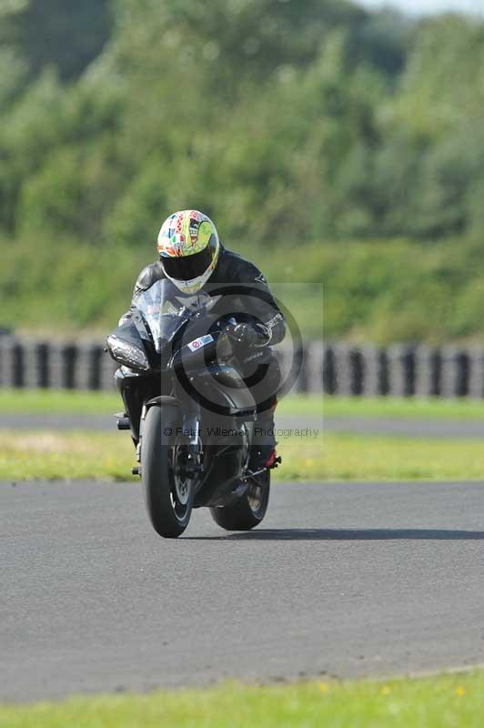 Motorcycle action photographs;cadwell;cadwell park photographs;event digital images;eventdigitalimages;motor racing louth lincolnshire;no limits trackdays;peter wileman photography;trackday;trackday digital images;trackday photos