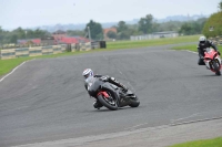 Motorcycle-action-photographs;cadwell;cadwell-park-photographs;event-digital-images;eventdigitalimages;motor-racing-louth-lincolnshire;no-limits-trackdays;peter-wileman-photography;trackday;trackday-digital-images;trackday-photos
