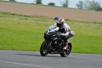 Motorcycle-action-photographs;cadwell;cadwell-park-photographs;event-digital-images;eventdigitalimages;motor-racing-louth-lincolnshire;no-limits-trackdays;peter-wileman-photography;trackday;trackday-digital-images;trackday-photos