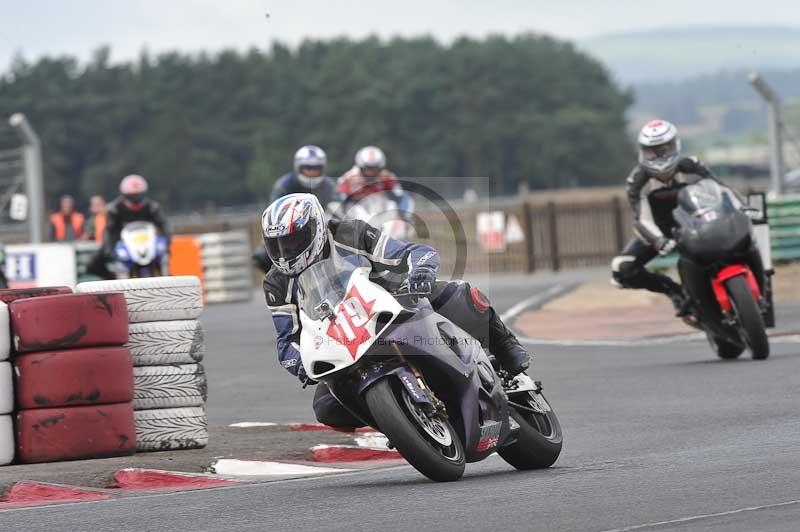 Motorcycle action photographs;cadwell;cadwell park photographs;event digital images;eventdigitalimages;motor racing louth lincolnshire;no limits trackdays;peter wileman photography;trackday;trackday digital images;trackday photos
