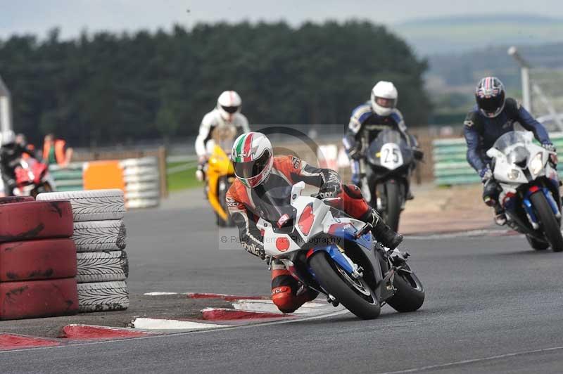 Motorcycle action photographs;cadwell;cadwell park photographs;event digital images;eventdigitalimages;motor racing louth lincolnshire;no limits trackdays;peter wileman photography;trackday;trackday digital images;trackday photos