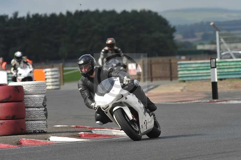 Motorcycle action photographs;cadwell;cadwell park photographs;event digital images;eventdigitalimages;motor racing louth lincolnshire;no limits trackdays;peter wileman photography;trackday;trackday digital images;trackday photos
