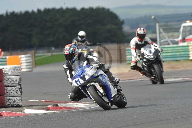 Motorcycle action photographs;cadwell;cadwell park photographs;event digital images;eventdigitalimages;motor racing louth lincolnshire;no limits trackdays;peter wileman photography;trackday;trackday digital images;trackday photos