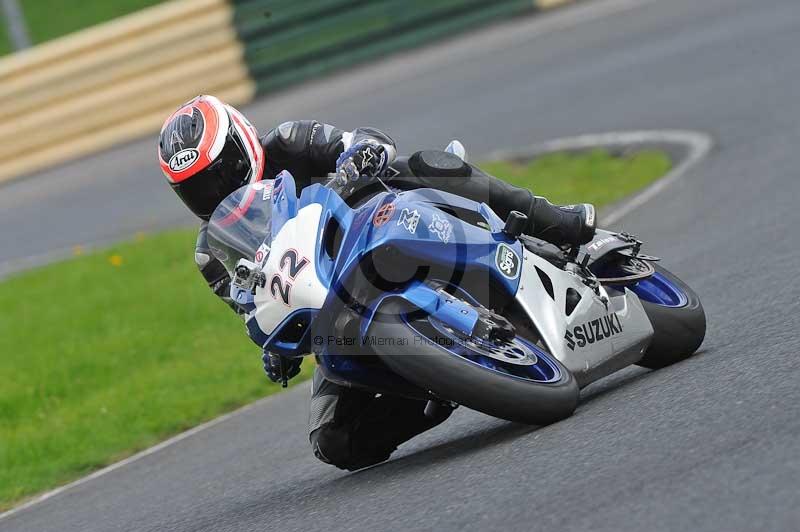 Motorcycle action photographs;cadwell;cadwell park photographs;event digital images;eventdigitalimages;motor racing louth lincolnshire;no limits trackdays;peter wileman photography;trackday;trackday digital images;trackday photos