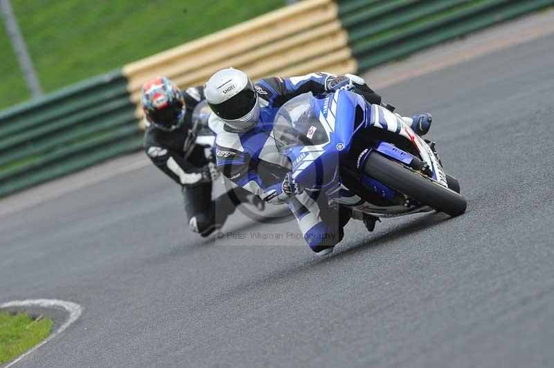 Motorcycle action photographs;cadwell;cadwell park photographs;event digital images;eventdigitalimages;motor racing louth lincolnshire;no limits trackdays;peter wileman photography;trackday;trackday digital images;trackday photos