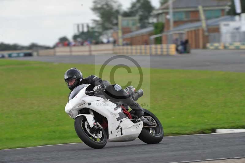 Motorcycle action photographs;cadwell;cadwell park photographs;event digital images;eventdigitalimages;motor racing louth lincolnshire;no limits trackdays;peter wileman photography;trackday;trackday digital images;trackday photos