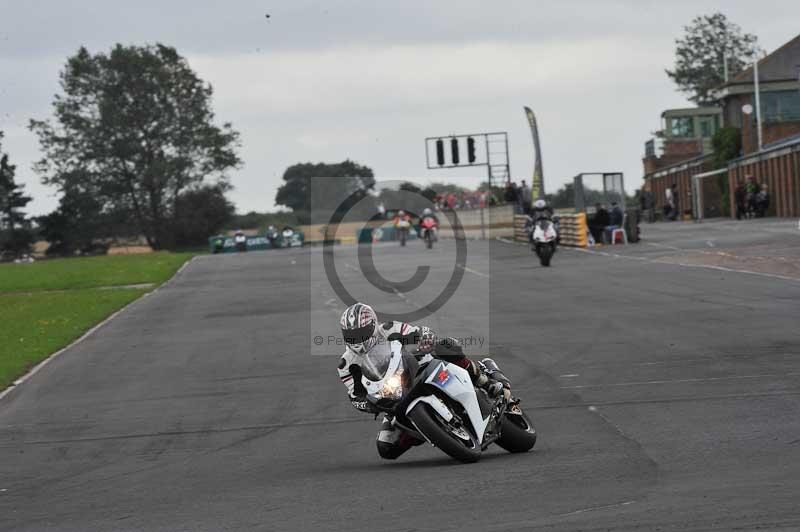 Motorcycle action photographs;cadwell;cadwell park photographs;event digital images;eventdigitalimages;motor racing louth lincolnshire;no limits trackdays;peter wileman photography;trackday;trackday digital images;trackday photos