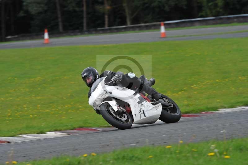 Motorcycle action photographs;cadwell;cadwell park photographs;event digital images;eventdigitalimages;motor racing louth lincolnshire;no limits trackdays;peter wileman photography;trackday;trackday digital images;trackday photos