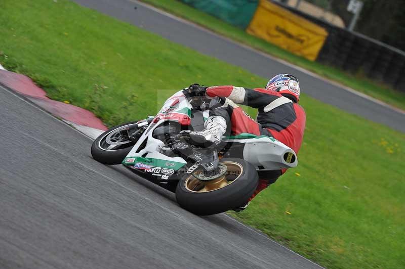 Motorcycle action photographs;cadwell;cadwell park photographs;event digital images;eventdigitalimages;motor racing louth lincolnshire;no limits trackdays;peter wileman photography;trackday;trackday digital images;trackday photos