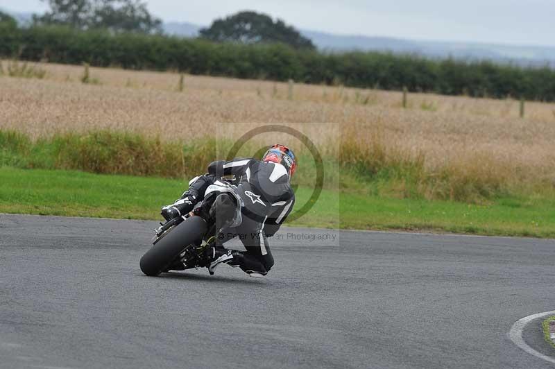 Motorcycle action photographs;cadwell;cadwell park photographs;event digital images;eventdigitalimages;motor racing louth lincolnshire;no limits trackdays;peter wileman photography;trackday;trackday digital images;trackday photos
