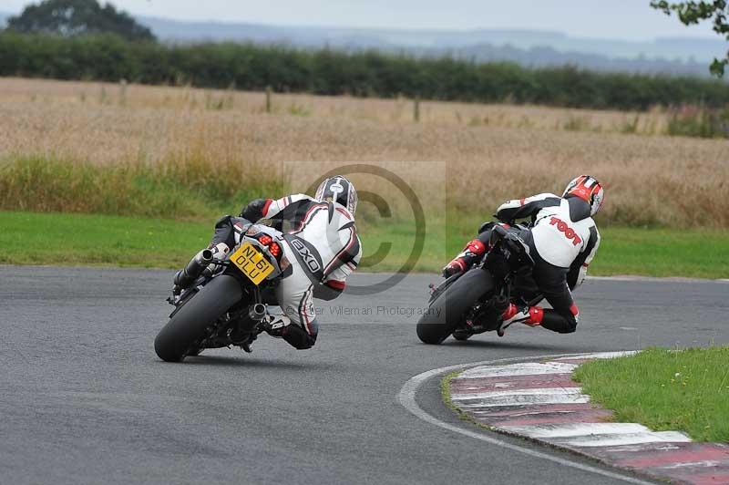 Motorcycle action photographs;cadwell;cadwell park photographs;event digital images;eventdigitalimages;motor racing louth lincolnshire;no limits trackdays;peter wileman photography;trackday;trackday digital images;trackday photos